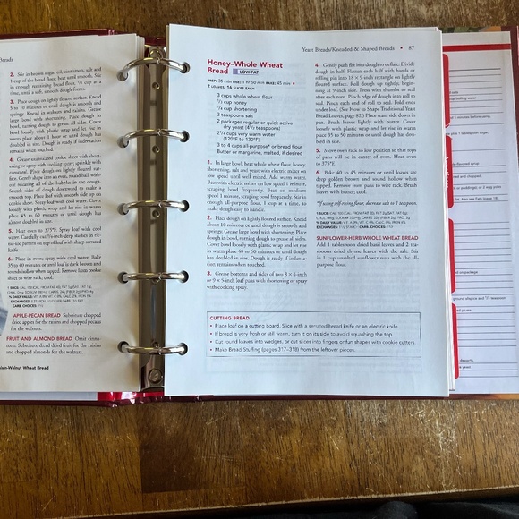 Betty Crocker Cookbook bonus edition, never used/been in storage - Picture 4 of 7